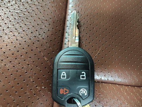 Used 2013 Ford F150 King Ranch w/ King Ranch Luxury Pkg image 32