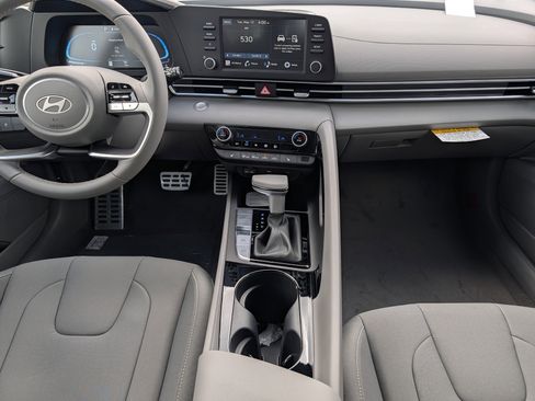 New 2026 Hyundai Elantra SEL Sport FWD image 9