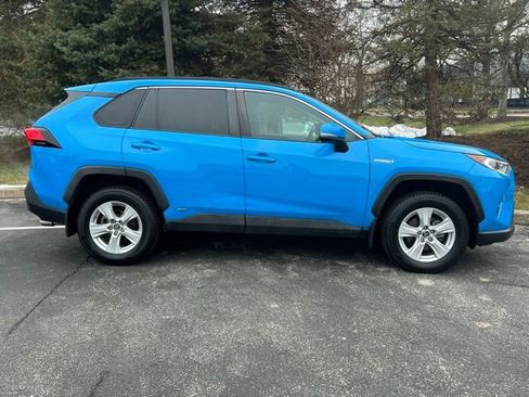 Used 2019 Toyota RAV4 XLE image 6