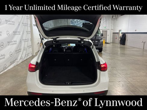 Used 2025 Mercedes-Benz GLC 300 4MATIC image 6