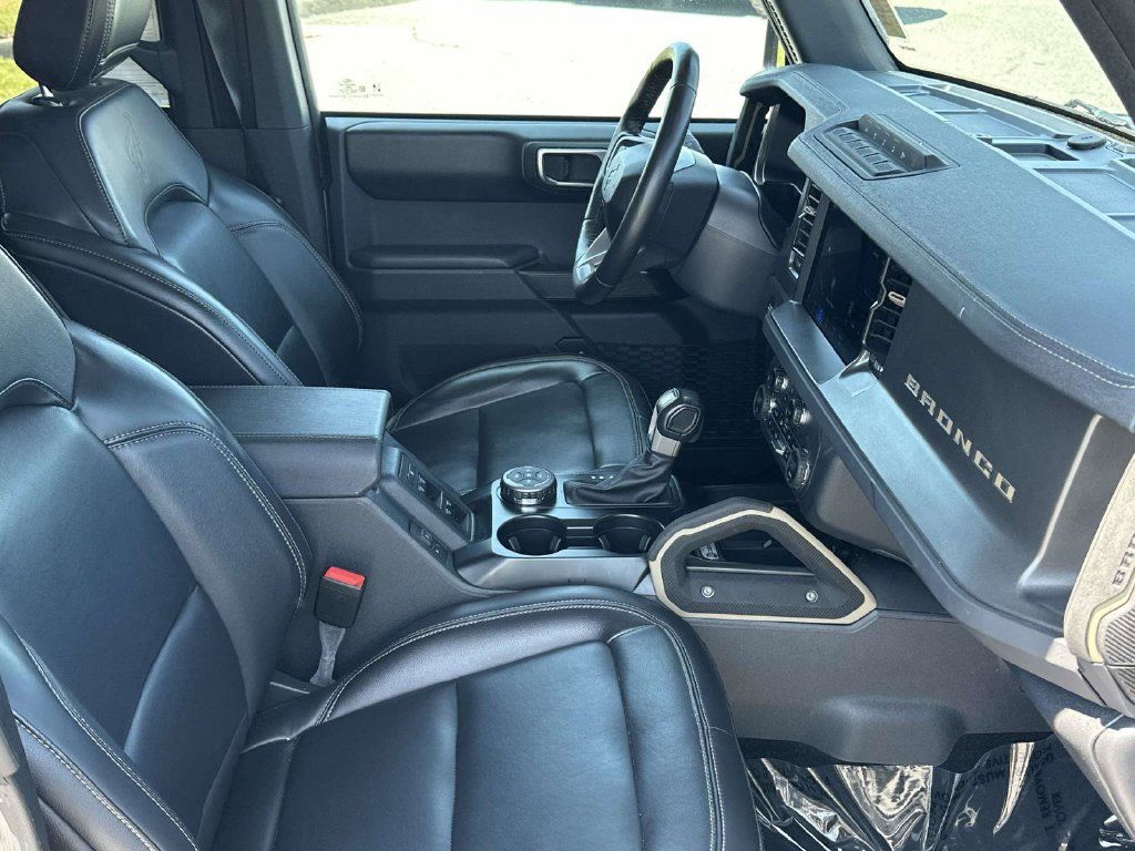 Used 2025 Ford Bronco Badlands AWD/4WD image 9