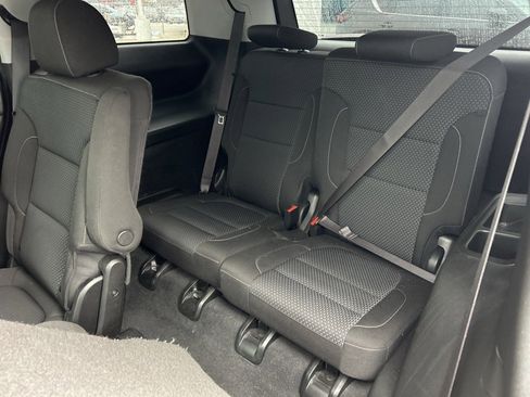 Used 2023 GMC Acadia SLE w/ Driver Convenience Package image 12