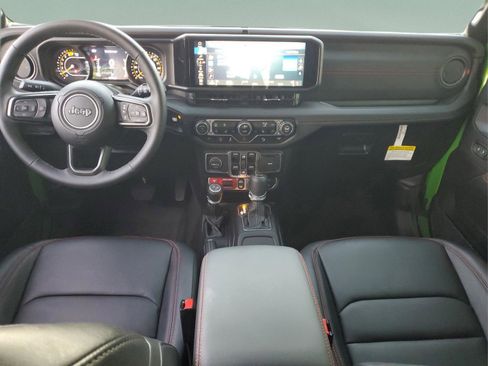 Certified 2025 Jeep Wrangler Unlimited Rubicon image 10