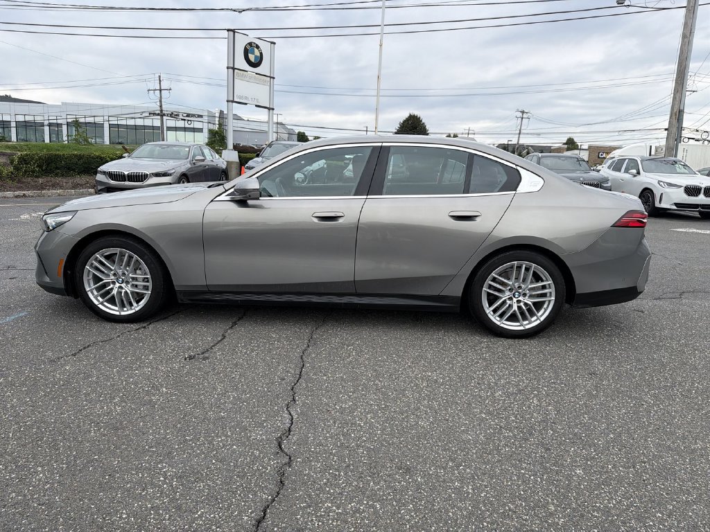 Used 2024 BMW 530i xDrive w/ Premium Package AWD/4WD image 11