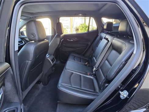 Certified 2022 GMC Terrain SLT w/ Infotainment Package II image 14