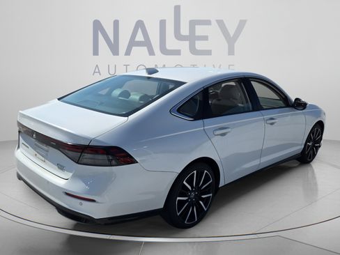 Used 2023 Honda Accord Touring image 4