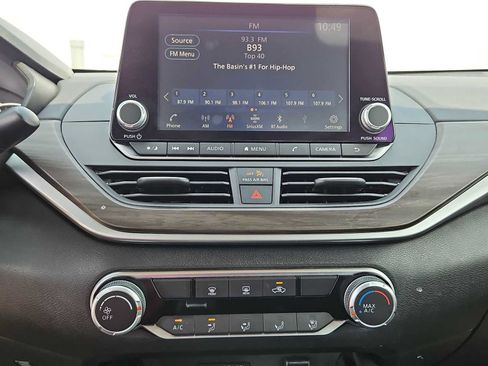 Used 2024 Nissan Altima 2.5 SV FWD image 20