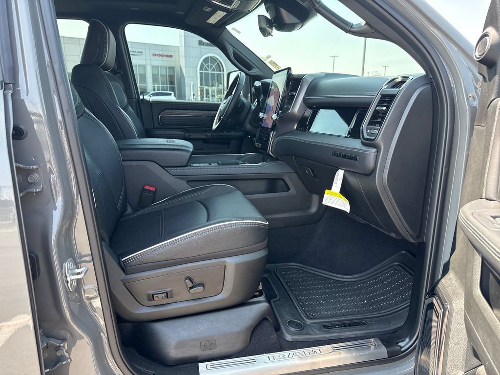 Used 2026 RAM 3500 Limited AWD/4WD image 35