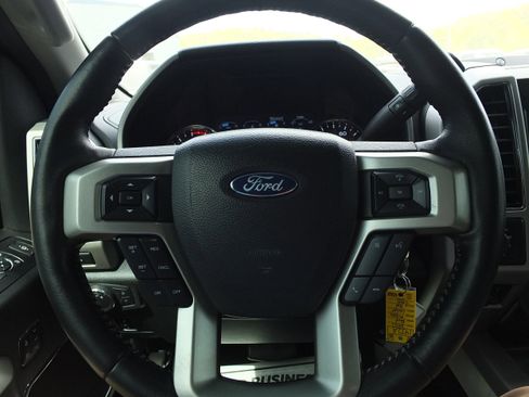 Used 2021 Ford F250 Lariat w/ Chrome Package AWD/4WD image 20