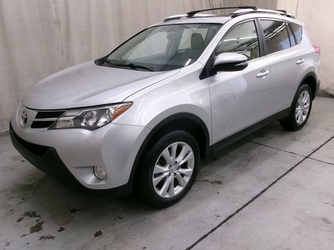 Used 2013 Toyota RAV4 Limited AWD/4WD image 2