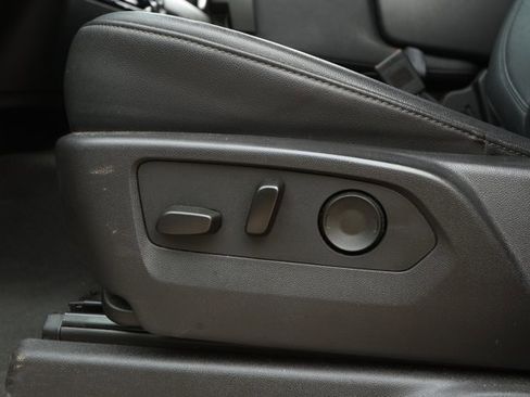 Used 2024 GMC Sierra 1500 SLT image 25