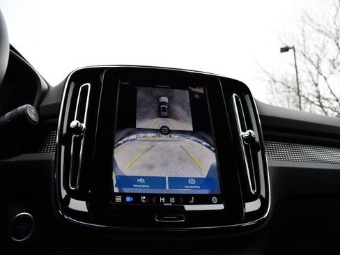 Certified 2025 Volvo XC40 B5 Plus image 14