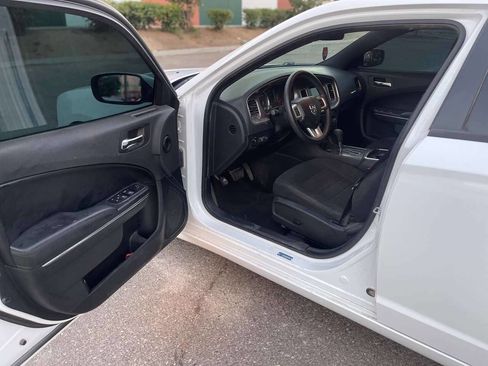 Used 2013 Dodge Charger SE image 13