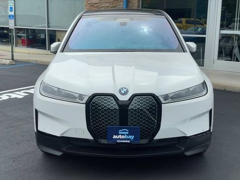 Used 2024 BMW iX xDrive50 w/ Premium Package AWD/4WD image 12