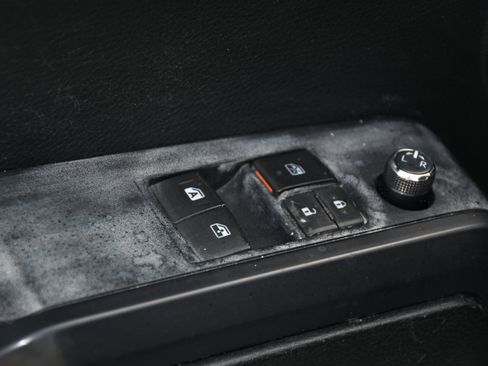 Used 2017 Toyota Tacoma SR image 10