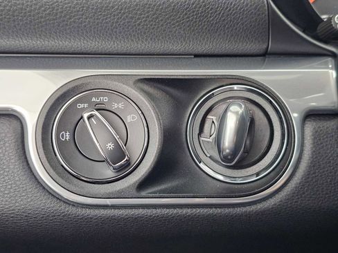 Used 2022 Porsche 718 Cayman w/ Premium Package image 29