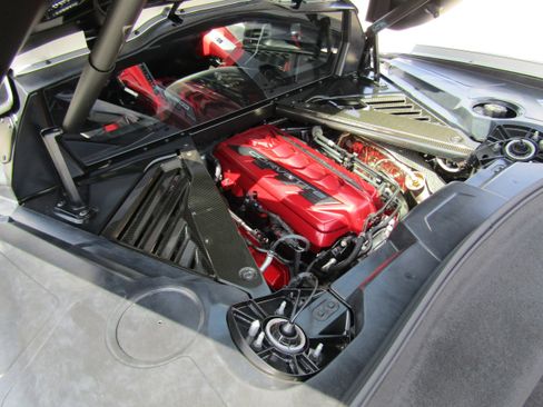 Used 2024 Chevrolet Corvette Stingray Preferred Cpe w/ Z51 Performance Package RWD image 18