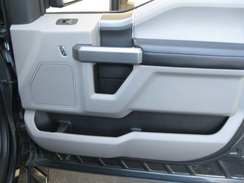 Used 2018 Ford F150 XLT w/ Equipment Group 301A Mid image 32