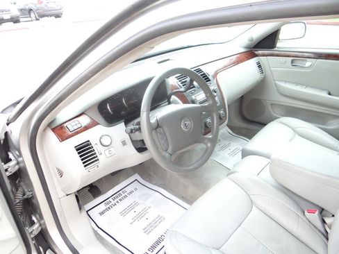 Used 2007 Cadillac DTS Luxury I w/ Sun And Sound Package image 14