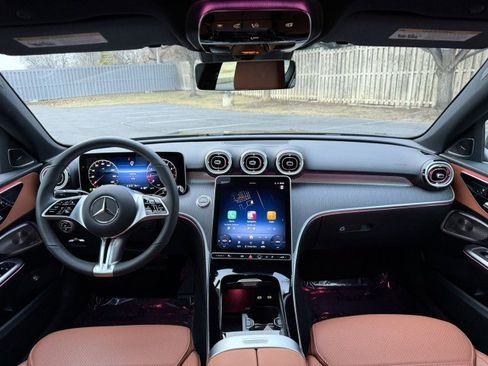 Used 2025 Mercedes-Benz C 300 4MATIC Sedan image 9