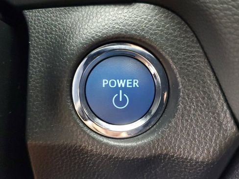 Used 2022 Toyota RAV4 XLE w/ Convenience Package image 33