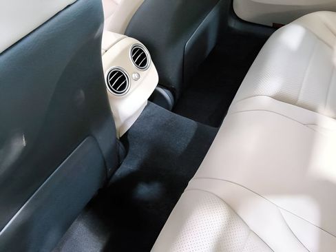 Used 2016 Mercedes-Benz C 300 4MATIC Sedan image 18