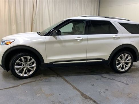 Certified 2023 Ford Explorer Platinum w/ Technology Package image 6