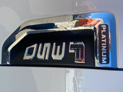 Used 2022 Ford F350 Platinum image 14