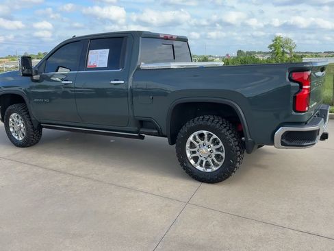Used 2025 Chevrolet Silverado 2500 LTZ w/ LTZ Premium Package AWD/4WD image 6