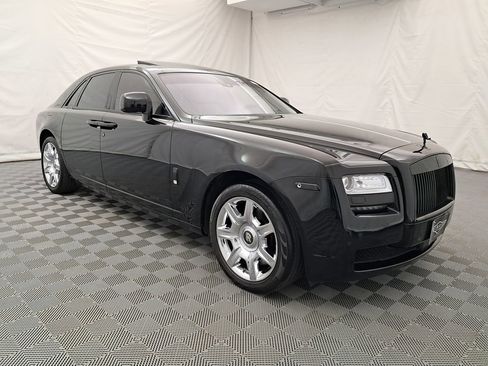 Used 2011 Rolls-Royce Ghost image 2