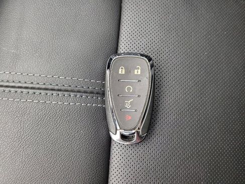Used 2021 Chevrolet Blazer LT FWD image 32