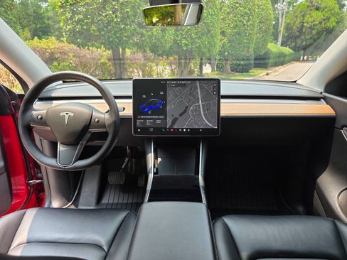 Used 2021 Tesla Model Y 2WD image 14