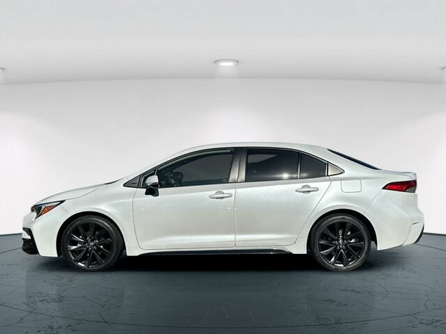 Used 2024 Toyota Corolla SE FWD image 3