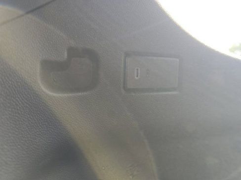 Used 2022 Chevrolet Tahoe Z71 w/ Luxury Package image 20