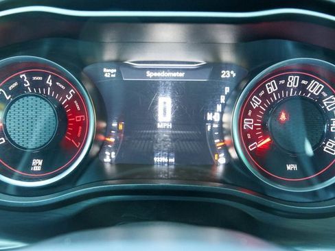 Used 2018 Dodge Challenger R/T image 26