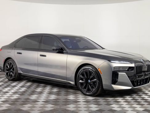 Used 2023 BMW i7 xDrive60 AWD/4WD image 10