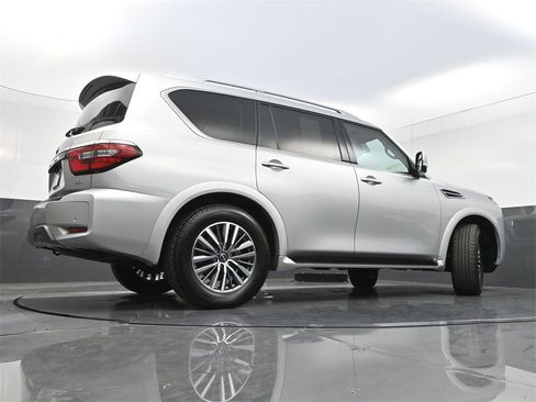 Used 2024 Nissan Armada SL w/ Captain's Chairs Package image 34