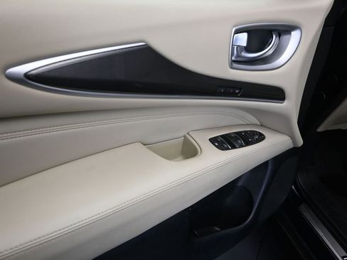 Used 2019 INFINITI QX60 Luxe w/ Essential Package FWD image 11