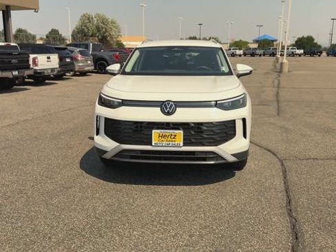 Used 2026 Volkswagen Tiguan SE AWD/4WD image 3