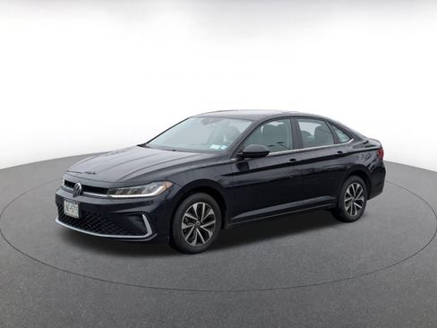 Used 2025 Volkswagen Jetta S image 3