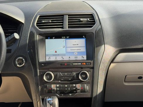 Used 2018 Ford Explorer XLT w/ Equipment Group 202A image 14