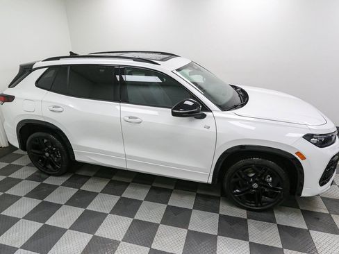 New 2026 Volkswagen Tiguan SE R-Line AWD/4WD image 5
