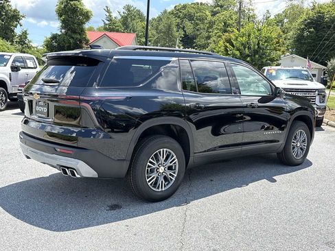 New 2026 Chevrolet Traverse LT FWD image 8