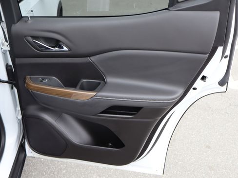 Certified 2023 GMC Acadia SLE w/ Driver Convenience Package image 35