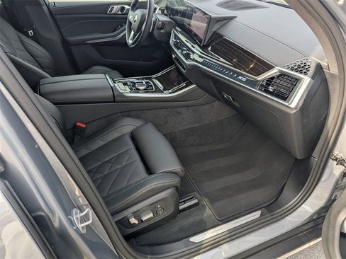 Used 2025 BMW X5 xDrive40i w/ Premium Package image 12
