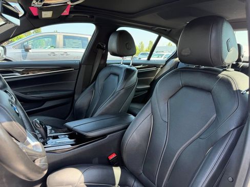 Used 2019 BMW 530e RWD image 17