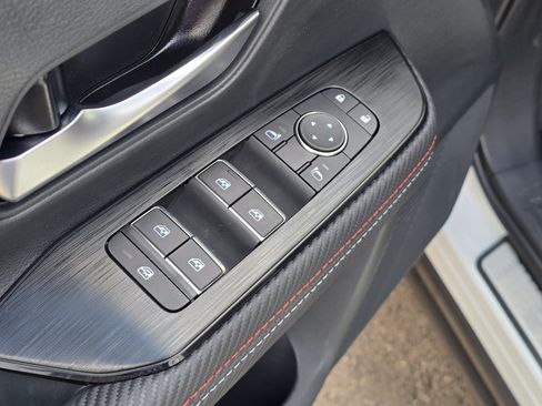 Used 2025 Nissan Kicks SR w/ Illumination Package AWD/4WD image 21