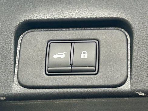 Used 2021 Nissan Rogue SL AWD/4WD image 35