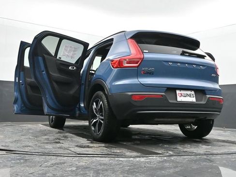Used 2024 Volvo XC40 B5 Core image 70
