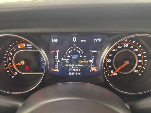 Used 2021 Jeep Wrangler Unlimited Sahara AWD/4WD image 32